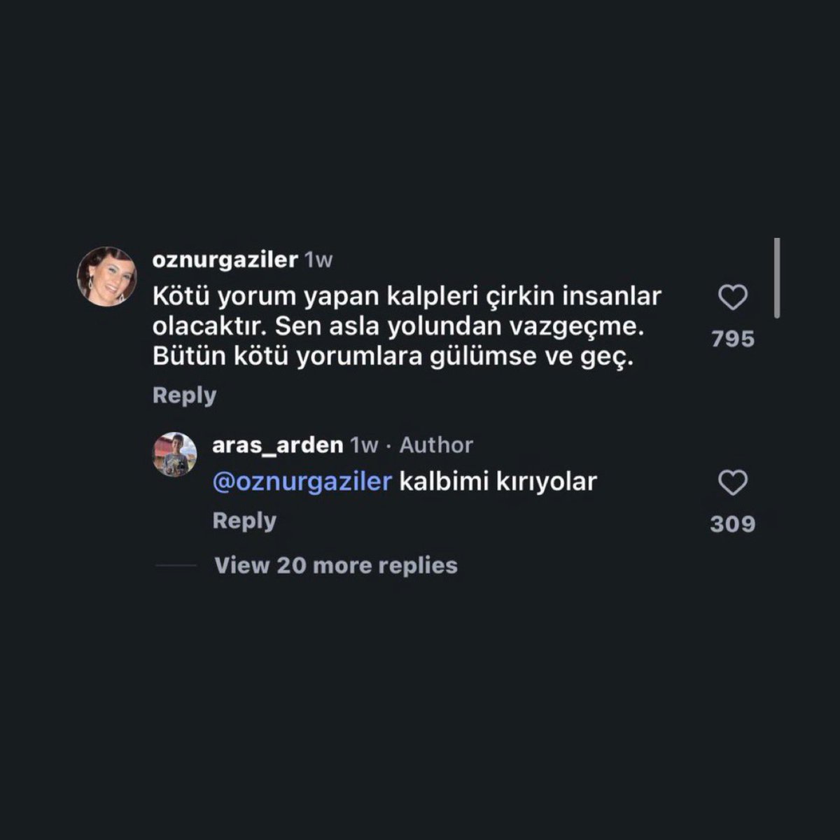 muhendisyenn's tweet photo. Yaptığı resimleri satıp harçlığını çıkarmaya çalışan çocuğun, bir yoruma verdiği cevap insanları duygulandırdı;

“Kalbimi kırıyorlar.” 🥲 https://t.co/dEQnCr8toQ
