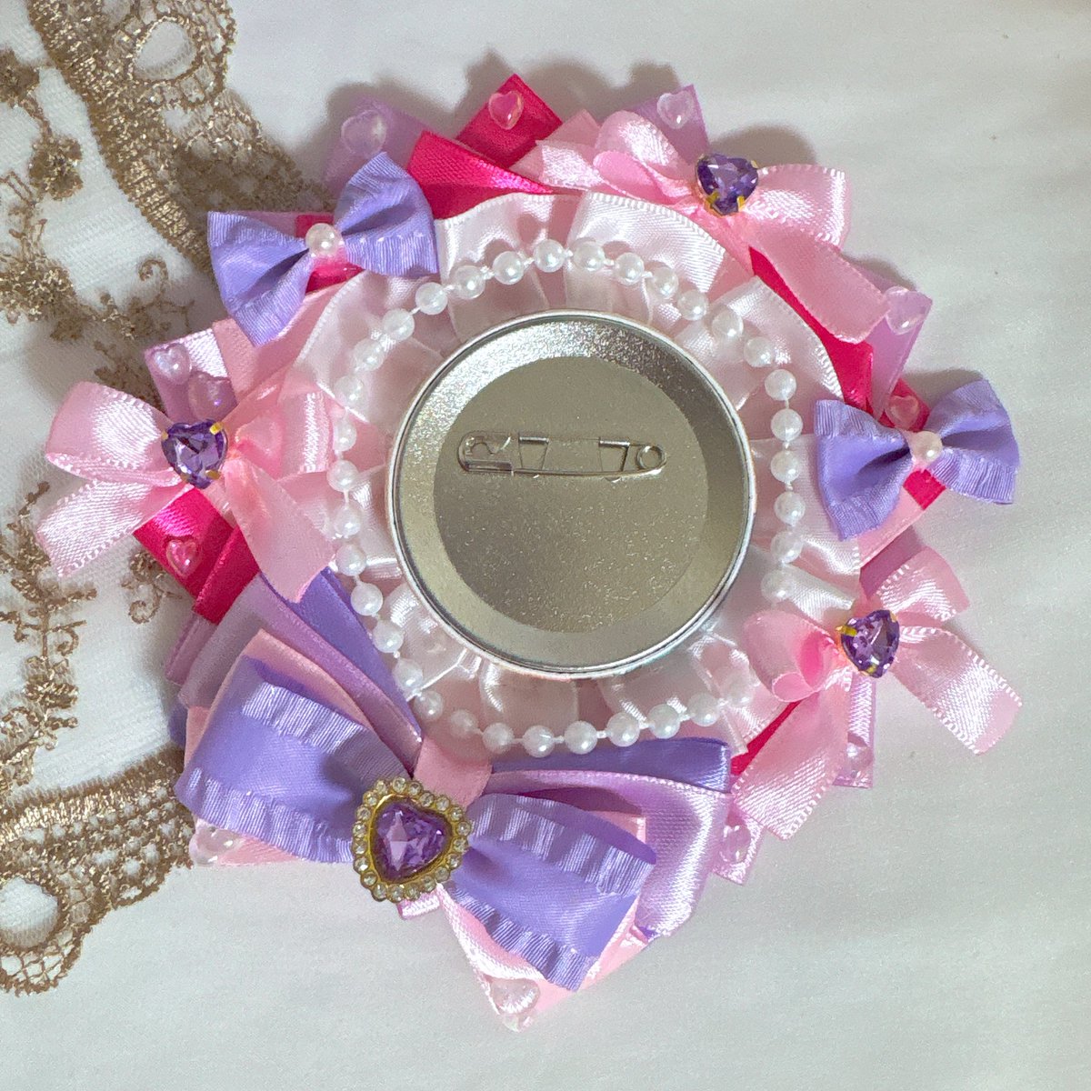 handmadeyaume's tweet photo. テール無しシリーズ🎀💕💜🤍
#痛ロゼット
#推し活
#ロゼット
#オーダーメイド もやってます
#手芸屋梅ノ星 https://t.co/tXYf7DTn4O