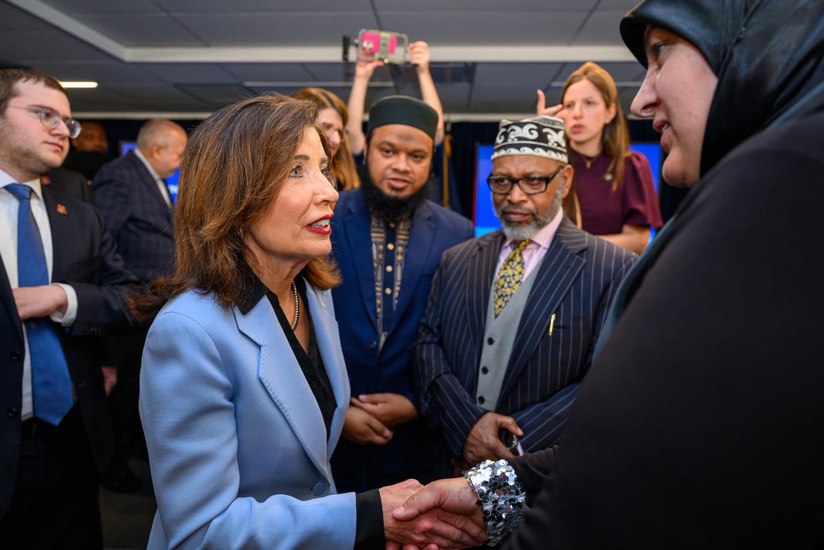 Governor Kathy Hochul tweet media