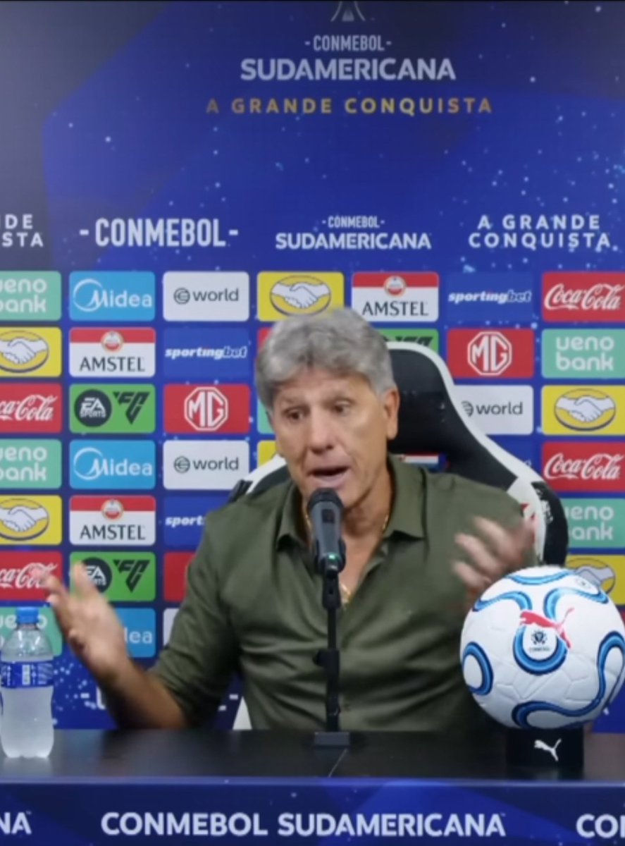 freud_ironico's tweet image. Você, torcedor do #Vasco, responde o que ao Treinador Renato Portaluppi que te perguntou: 

Quer o time principal jogando de três em três dias nas duas competições (Brasileiro e Sul-americana)?

Sim ou não?