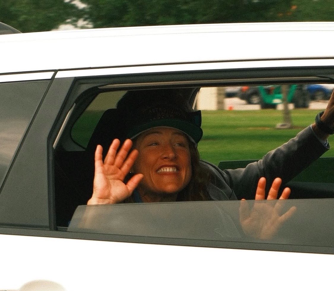 ella ⸆⸉ artemis ii era tweet media