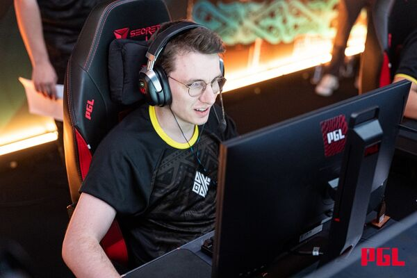 CS ao contrário tweet media