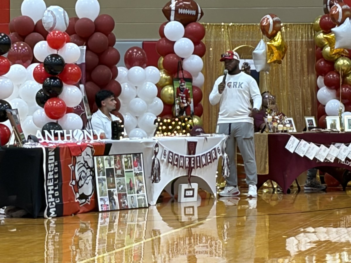 Coach Mac tweet media