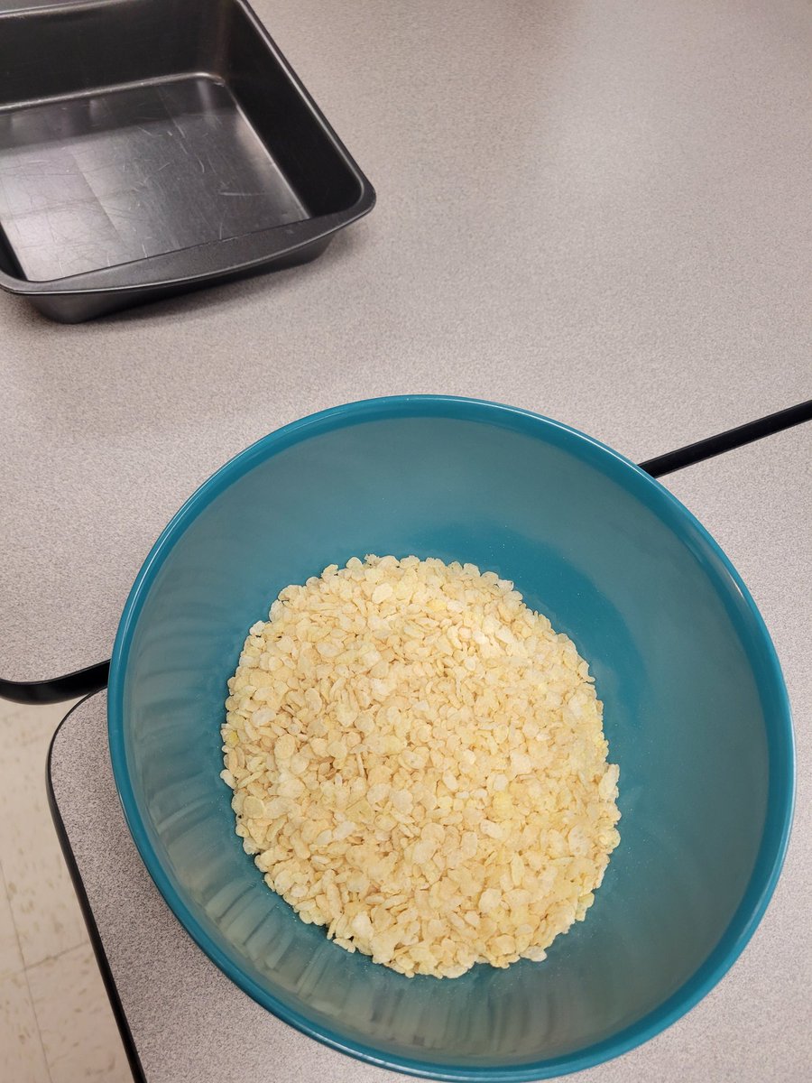 Anderson_FCS's tweet image. Shortened classes due to state testing? No problem! Over 5 testing days, we will experiment with many variations of rice krispie treats.

Day 1 ~ Original rice krispie treats. The OG

#TestingDays #CookingClass #AHSisFamily