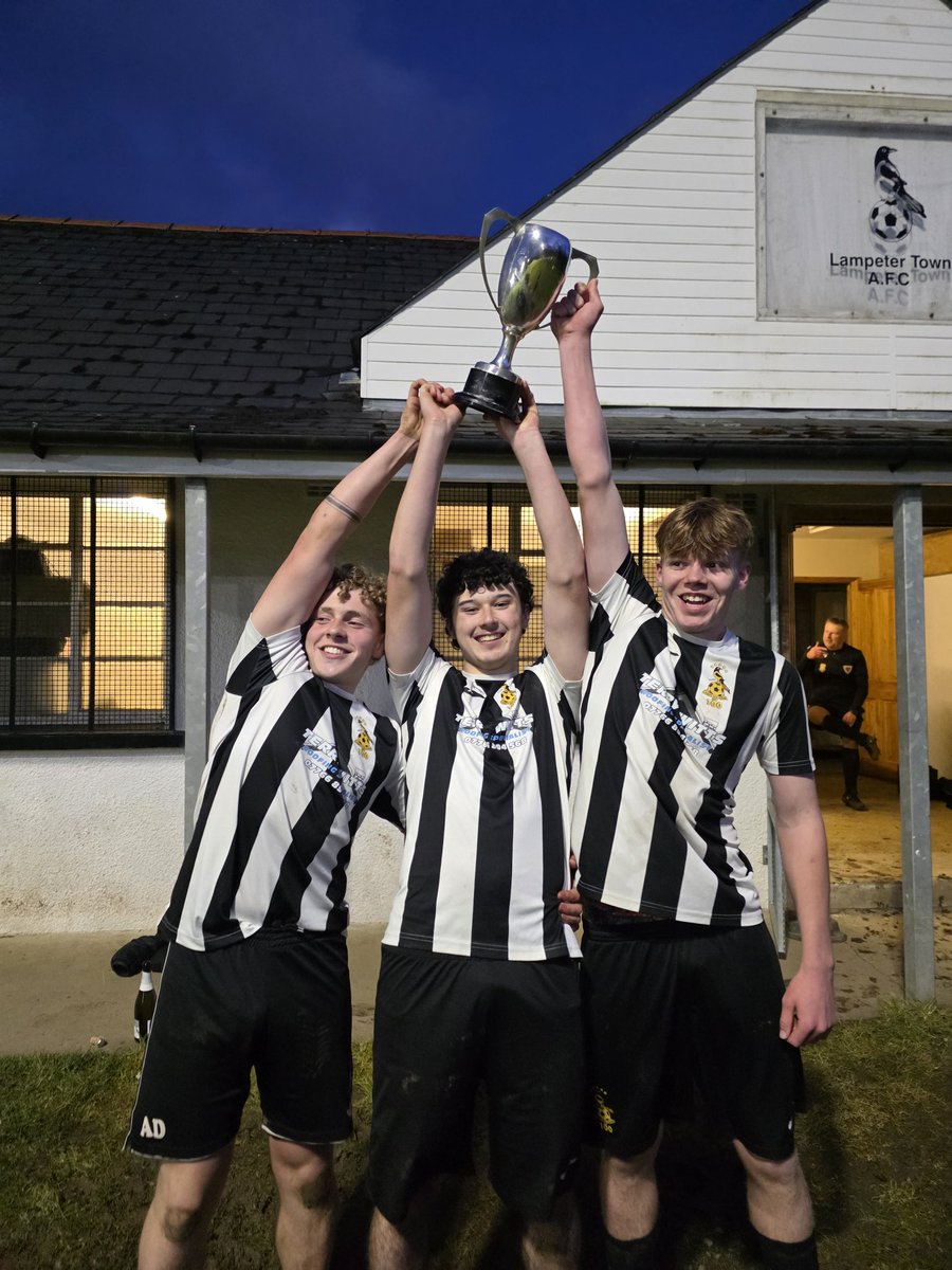LAMPETERTOWNAFC tweet media