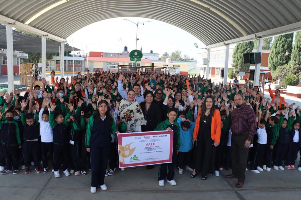 alhely_arronis's tweet image. Visitamos la Escuela Primaria Benito Juárez en #Atenco, donde entregamos el primer lugar de nuestra convocatoria #Eco-Súmate, edición: “Llantas en Acción”; en este espacio reconocimos el esfuerzo de alumnas, alumnos y docentes, quienes lograron recolectar 1,378 neumáticos en