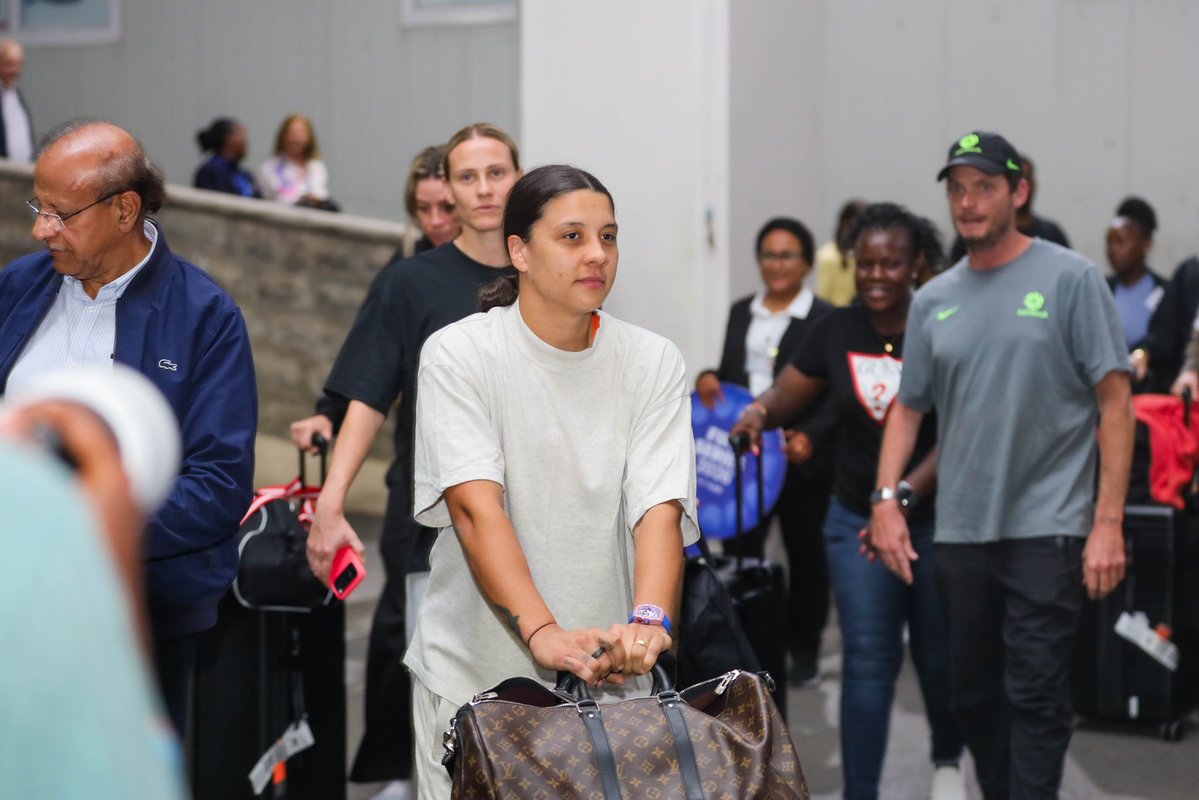 AceJoe_'s tweet image. over the two Australia matches at Nyayo Stadium my biggest wish was meeting Sam Kerr in person, I wasn't lucky but I saw her, play, up close &amp;amp; got an autograph . happy for how everything happened, #fifaseries 
#fifaseries2026 
#women 
#womenfootball
#Alhamdullilah 🤲🏾