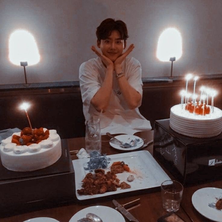 CelestialAlas's tweet photo. 𝓐 ⤅ 

                     Is stuffing my face with birthday cake.

                      𝘏𝘢𝘱𝘱𝘺 𝘉𝘪𝘳𝘵𝘩𝘥𝘢𝘺 𝘵𝘰 𝘮𝘦~ https://t.co/uq0Iy3zHIQ
