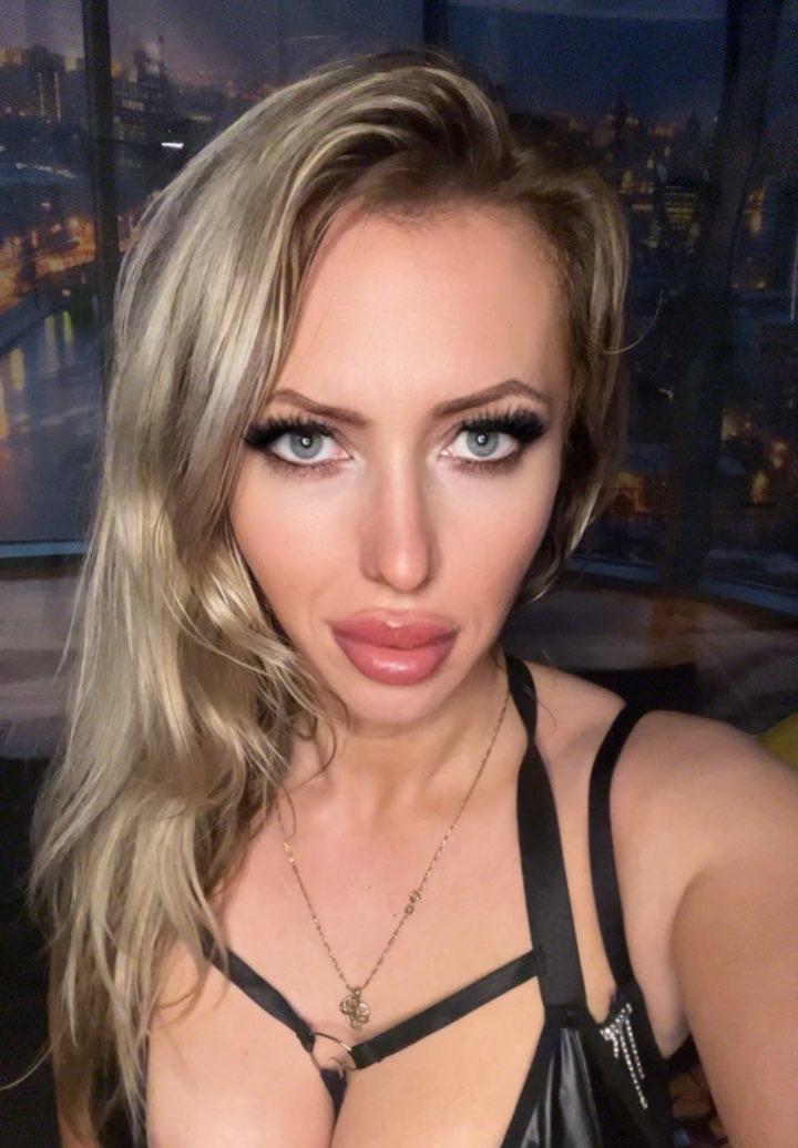 scarlett_ahh's tweet photo. https://t.co/oJjLLbc6HS https://t.co/qZHfVJauqb