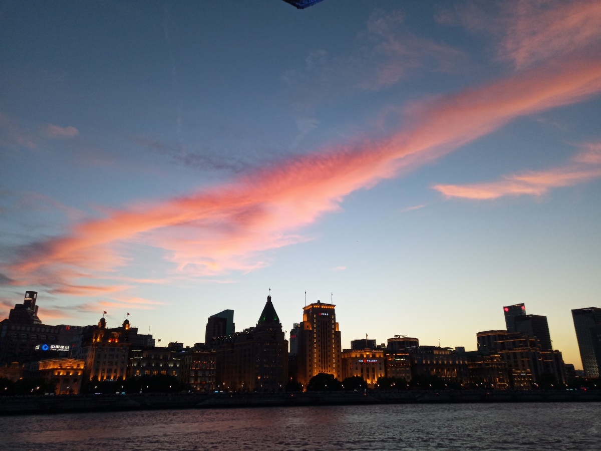 leonardofedeli3's tweet image. Chasing sunsets, sleeping under stars, and swapping city noise for campfire crackles. This weekend’s campsite Pure magic  #CampLife #NatureEscape