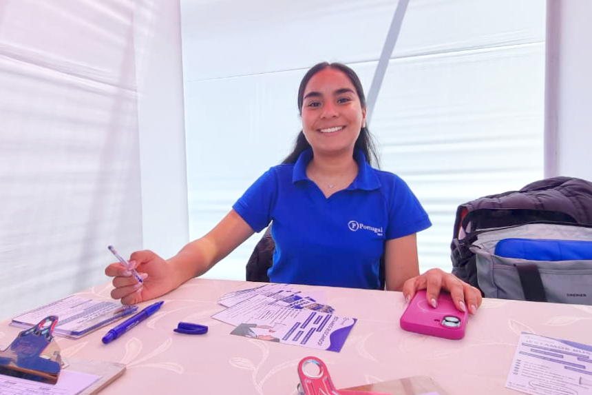 UNSA_Oficial's tweet image. 📣 Estudiantes, egresados y ciudadanos asistieron a la #UNSA en busca de un futuro laboral. La feria «Atrapa tu Chamba», lejos de ser un simple evento, se convirtió en una ofensiva audaz contra la informalidad que asfixia el mercado laboral arequipeño.

👉 acortar.link/xdAFeP