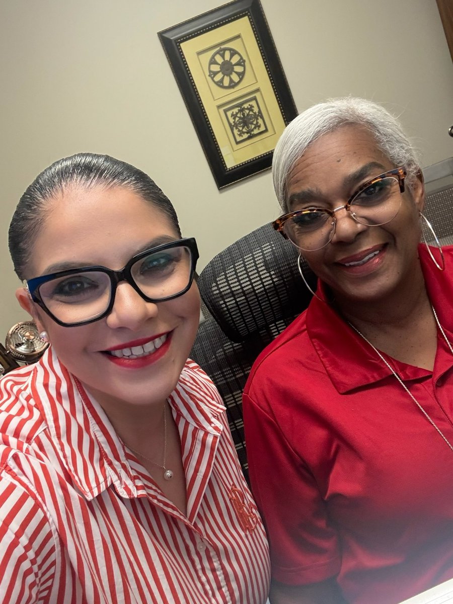 AldineHR's tweet image. Our Directors of Human Resources for Elementary Campuses standing united in Week 3—leading the way in support of public education. #RedForEd #AldineLeads #aldineaft6345