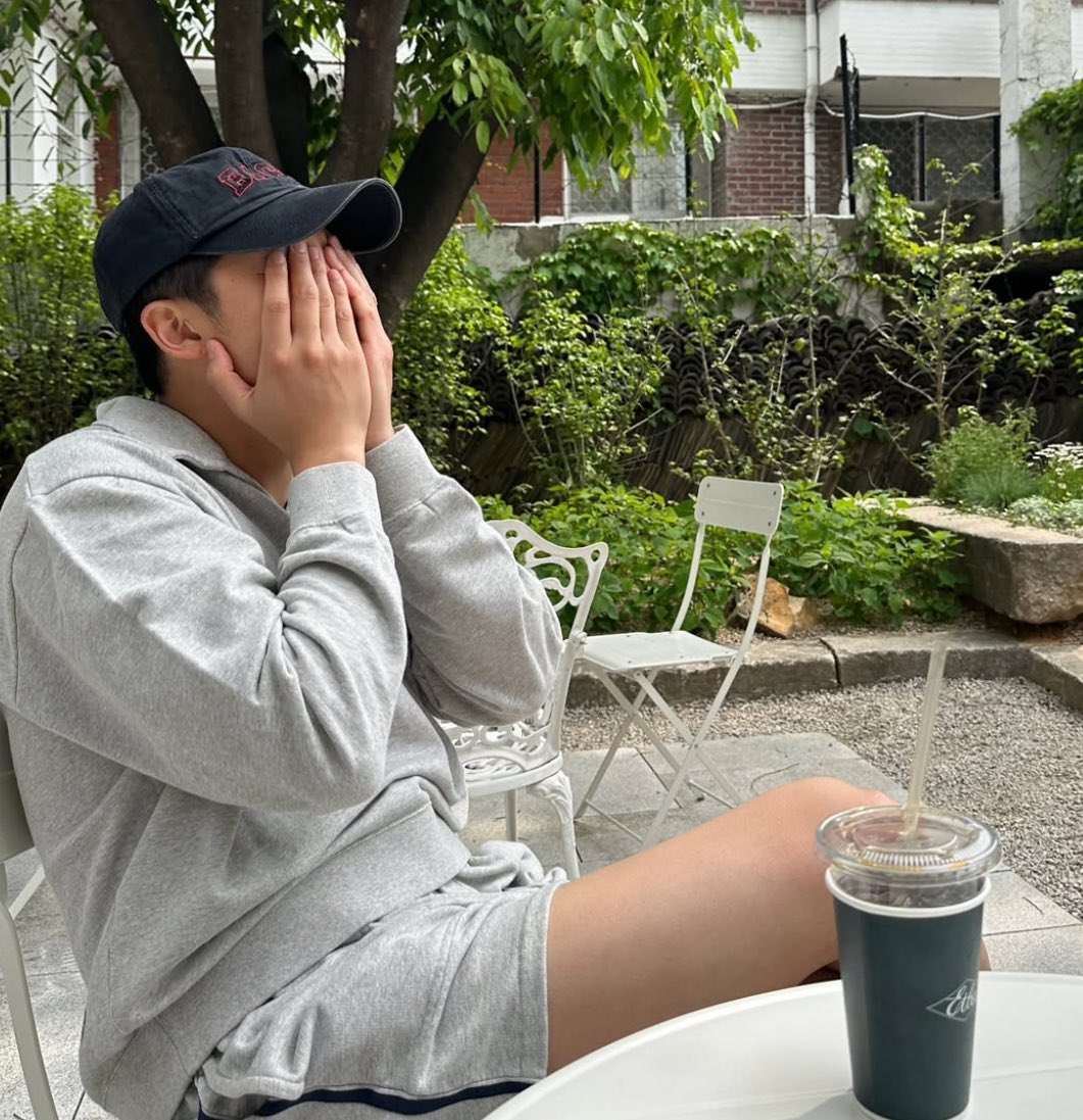 oh the privilege to be on a coffee date with namjoon