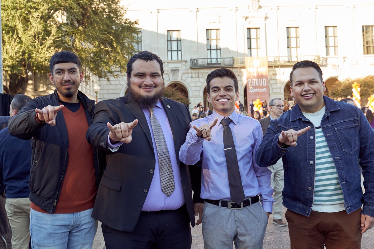 Texas Exes tweet media
