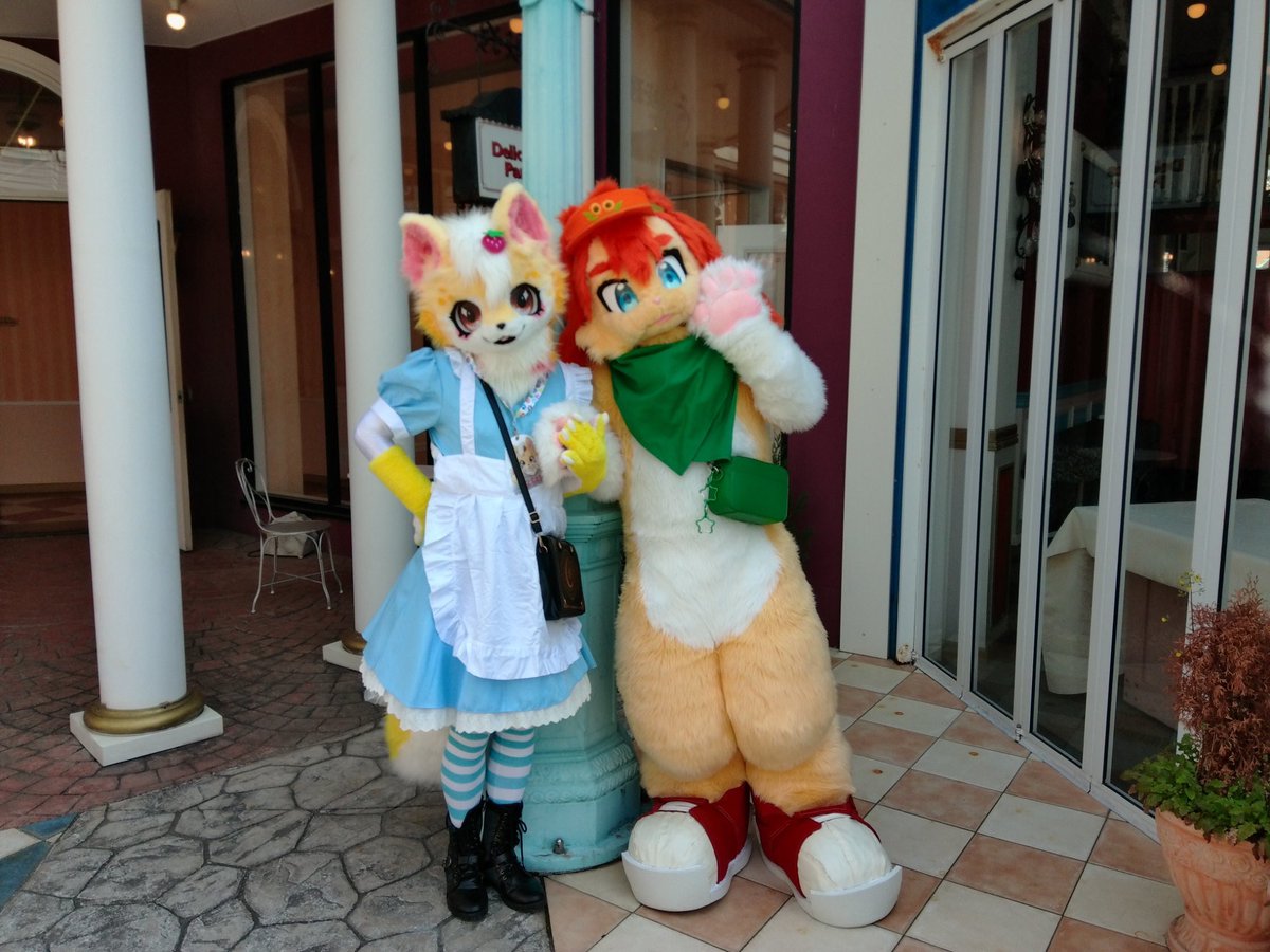 ななせ tweet media