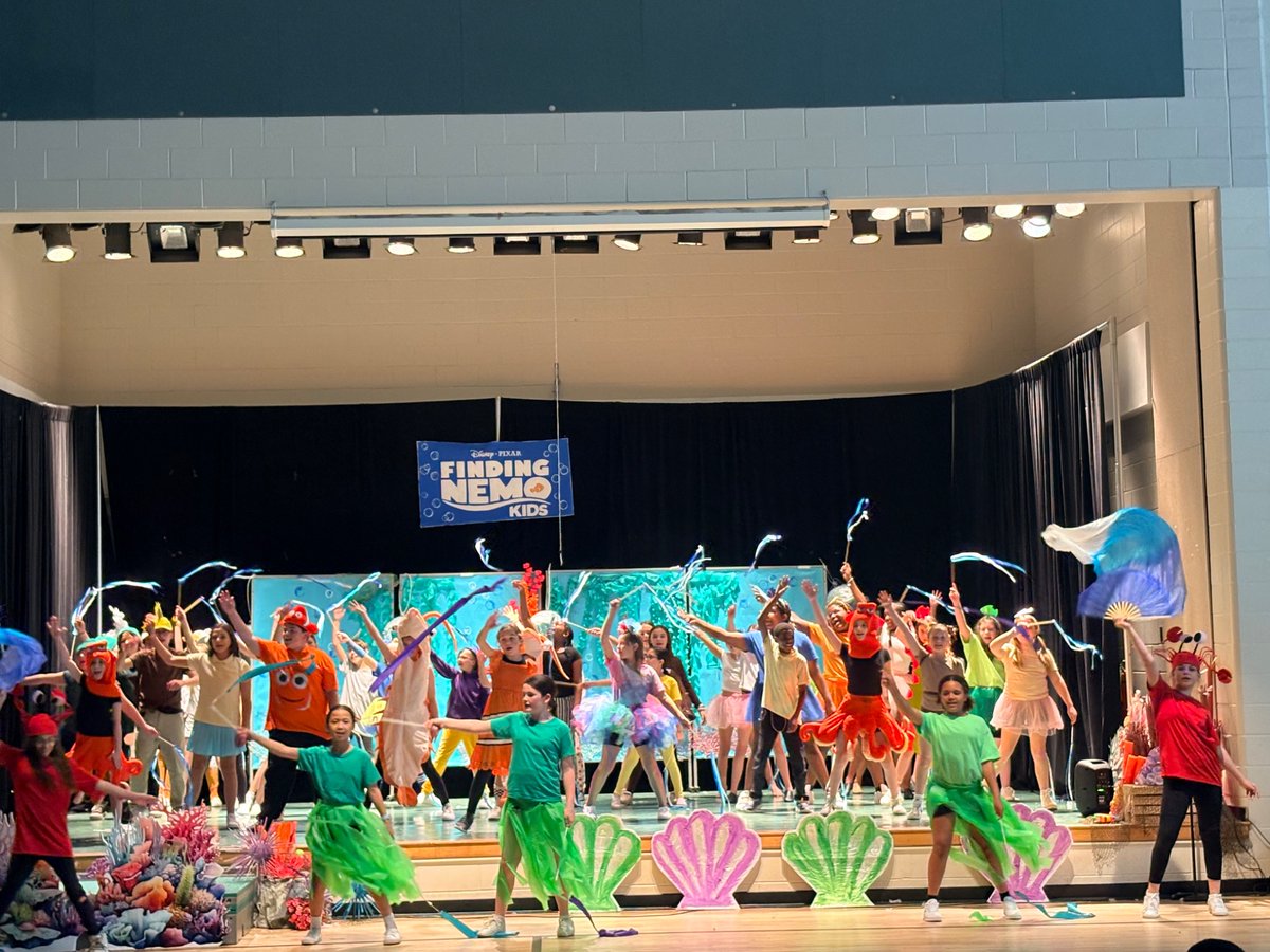 Schork_BTSD's tweet photo. A huge thank you to Horbelt for welcoming ACES to watch Finding Nemo 🐡 Congratulations to the amazing cast and staff for a beautiful performance! https://t.co/nTKQNo6j1v