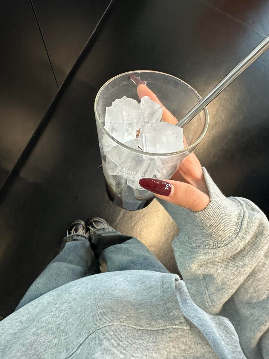 out_lashes's tweet photo. #Drinks #Cola

Pour ice cubes into cola https://t.co/jUCM6tOeqf