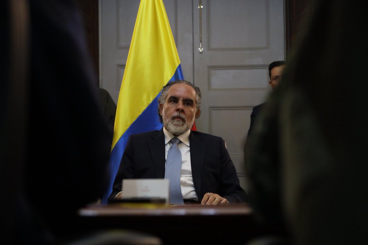 MinInterior's tweet image. #AEstaHora el Ministro del Interior, @AABenedetti, lidera el décimosexto Comité de Coordinación y Recomendación de Medidas de Protección #CORMPE, evaluando las acciones para garantizar la seguridad de quienes participan en la contienda electoral de las elecciones presidenciales.