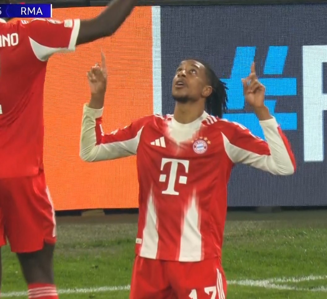 McQueeИ Infos 🚗 tweet media