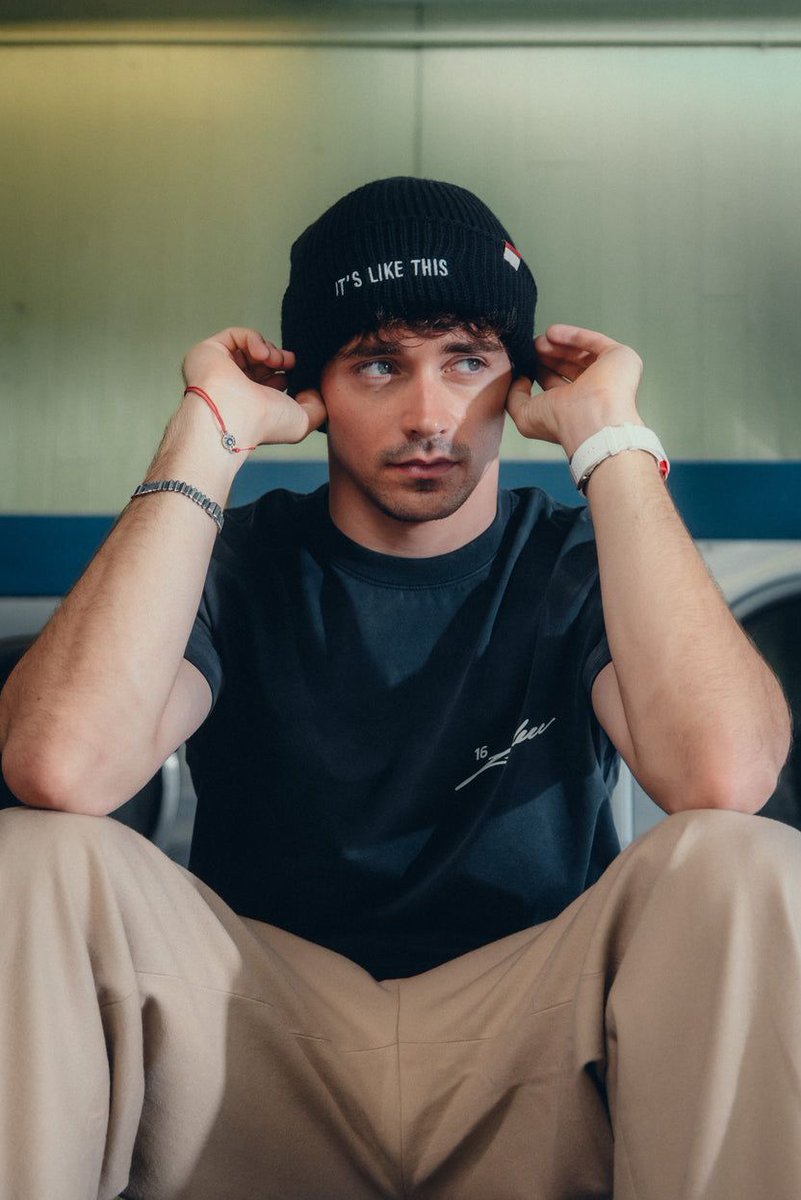 F1DreamBoy's tweet photo. @/𝐋𝐮𝐜𝐚𝐃𝐚𝐯𝐢𝐝𝐬 𝐩𝐨𝐬𝐭𝐞𝐝 :

we  are  chilling  !!  two  more  weeks  ,  then  back  to  F1  . https://t.co/XDF04NxUPH