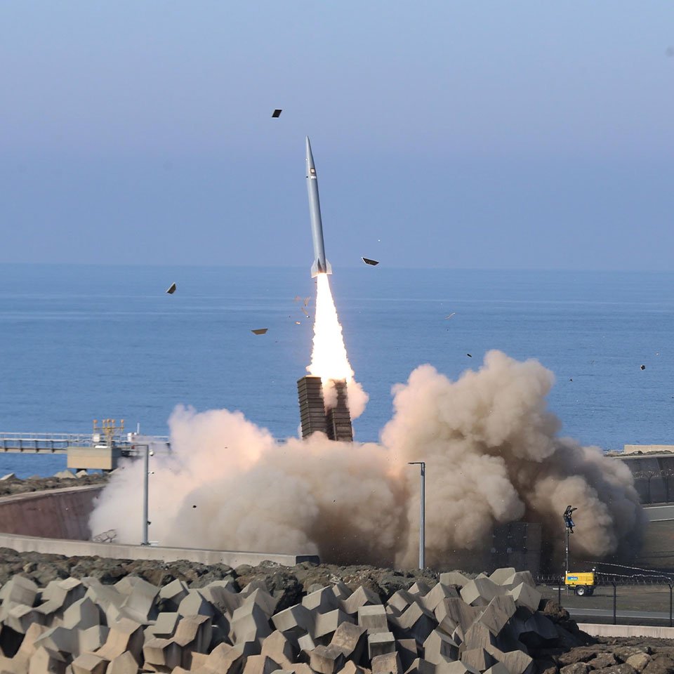 brs2643's tweet image. 🔴 Türkiye'deki asgari üretim tesisleri seri üretime geçti. 

Art arda deneme atışları yapılıyor. 
Özellikle füzelerin menzili genişletilmeye başlandı.

#sondakika #iran #war #savaş