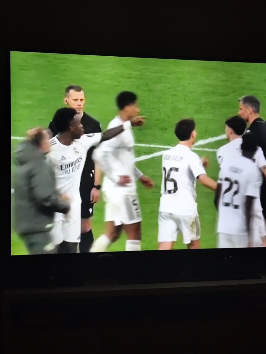 El Toca 🥚🥚 tweet media