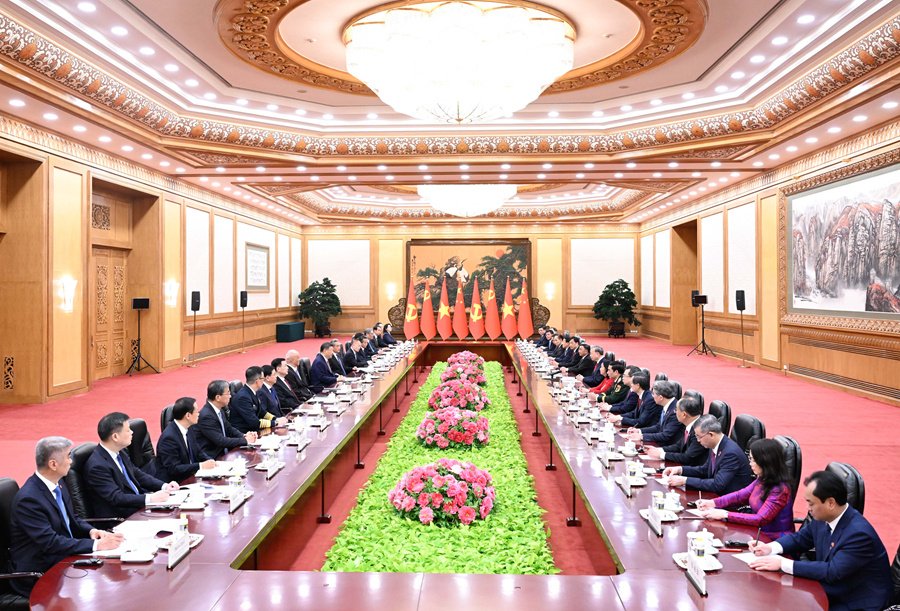 BoberSunny's tweet photo. 习近平同越共中央总书记、国家主席苏林举行会谈,双方阵容庞大,蔡奇、王毅、尹力、王小洪等参加有关活动。王小洪现身,境外不良用心者可以闭嘴了吧?别再捕风捉影了 #XiJinping held talks with General Secretary of the Communist Party of #Vietnam and President #SuLin @bbcchinese @dw_chinese https://t.co/V1Udc83UCC