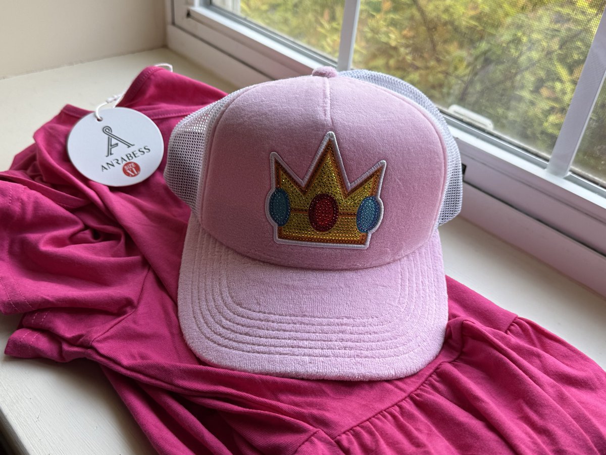 princess Peach hat and one of the 2 pink dresses I ordered arrived! I really hope I can go to Epic Universe. #mario #princesspeach #princesspeach👑