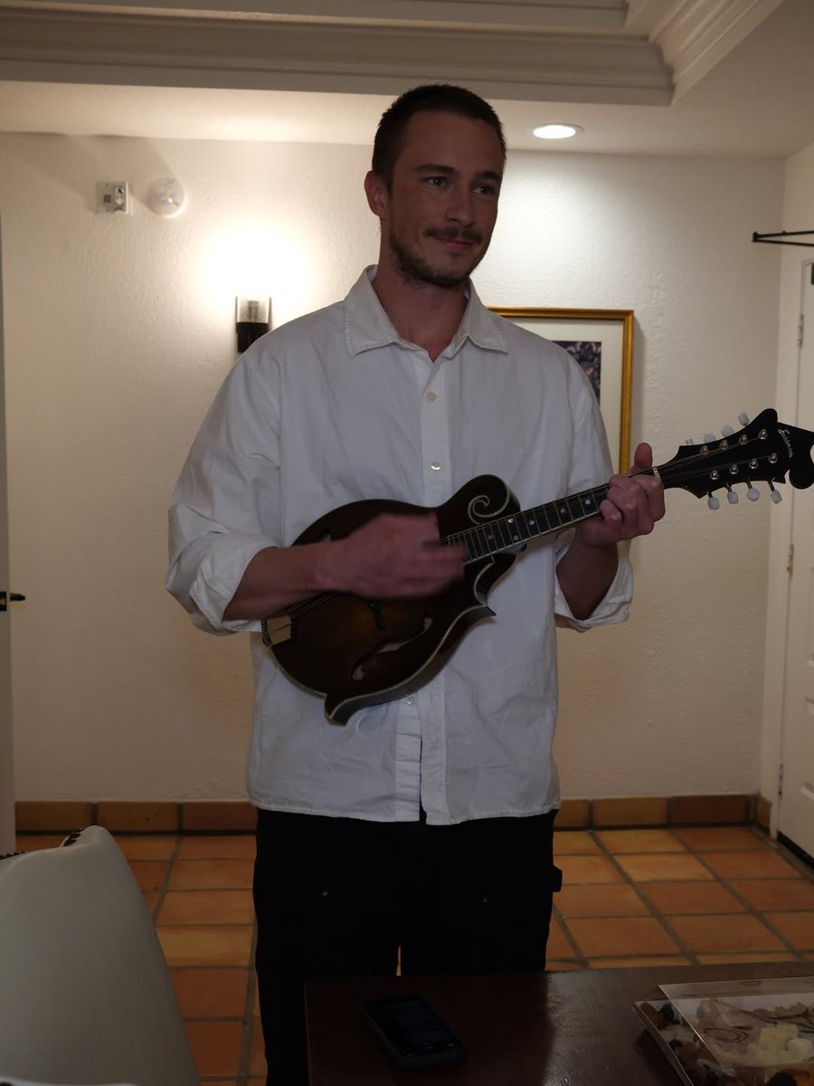 acervo drew starkey. tweet media