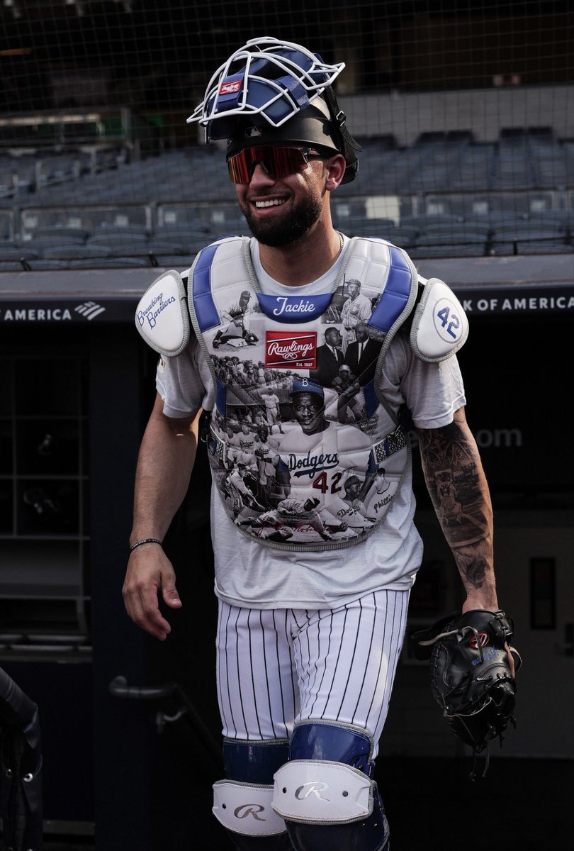 FiresideYankees's tweet image. J.C. Escarra’s Jackie Robinson themed catchers gear is INCREDIBLE🔥

Via @MLB 

#Yankees