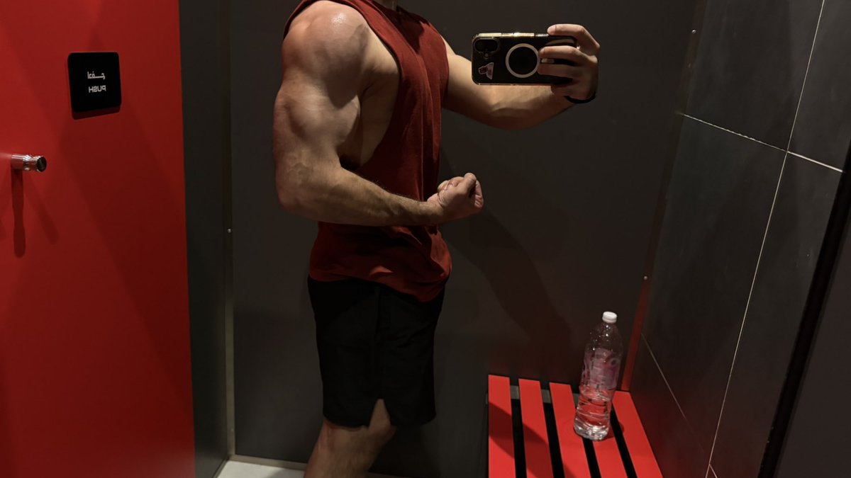 K U Z E Y ‏ tweet media