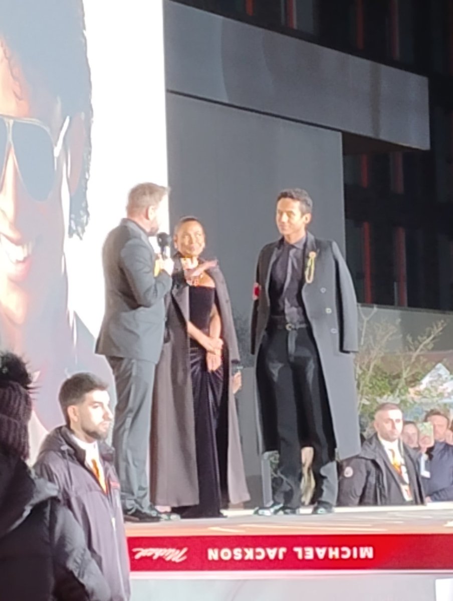 USGirlAddict's tweet photo. The best premiere ever, the best movie ever, selfies with the son of MJ, Prince Jackson, and a great discovery @JaafarJackson @michaelmovie @michaeljackson #MichaelGlobalFanCelebration #MichaelMovie https://t.co/sfcXNPuKzY
