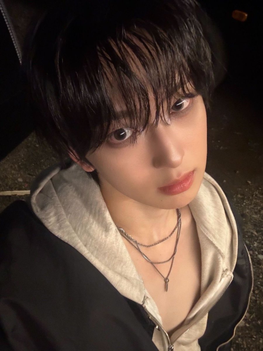 nat4kei's tweet image. my fave genre of fuma selcas