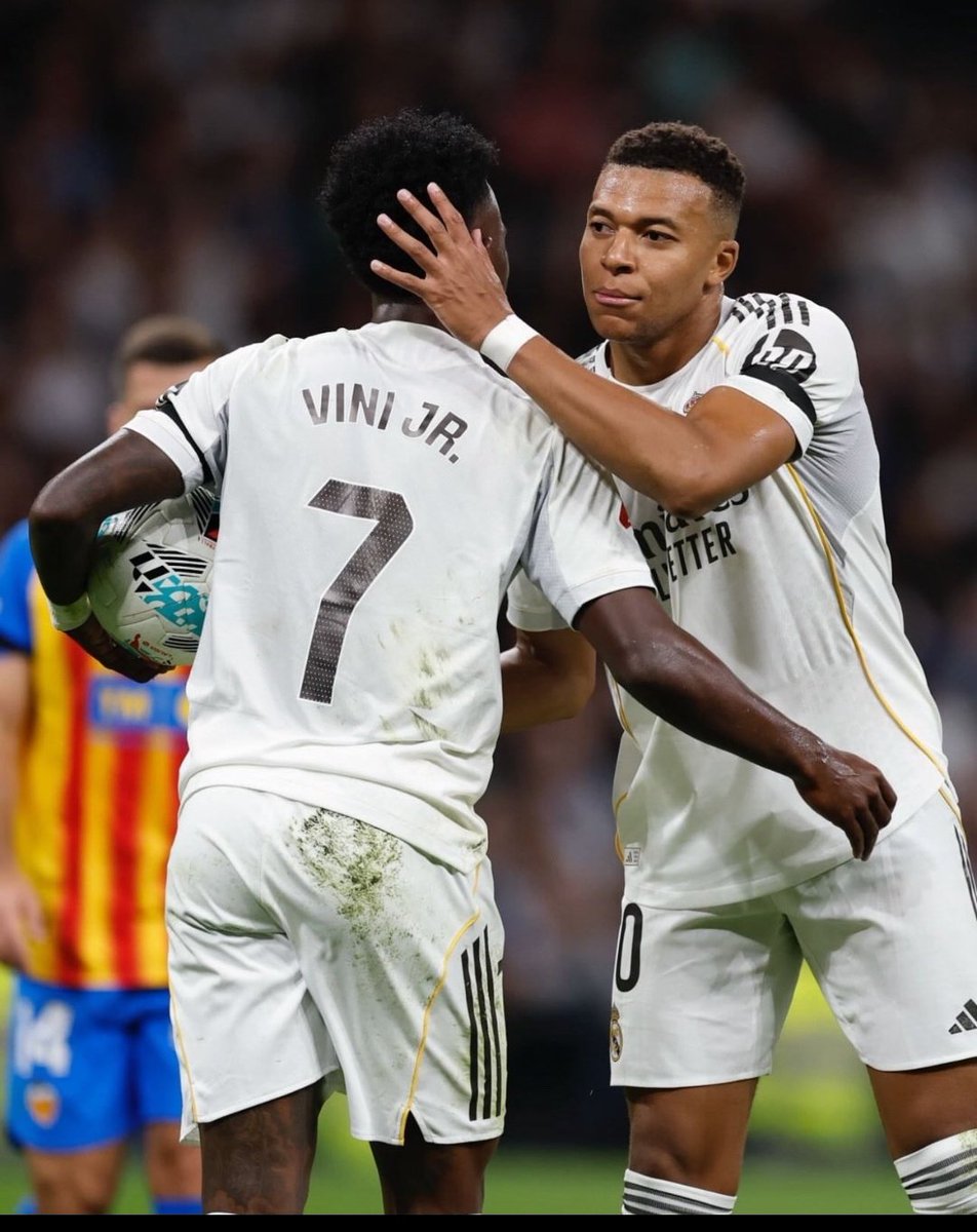 Messiah Yaniss 🇨🇵🇩🇿🇸🇳 tweet media