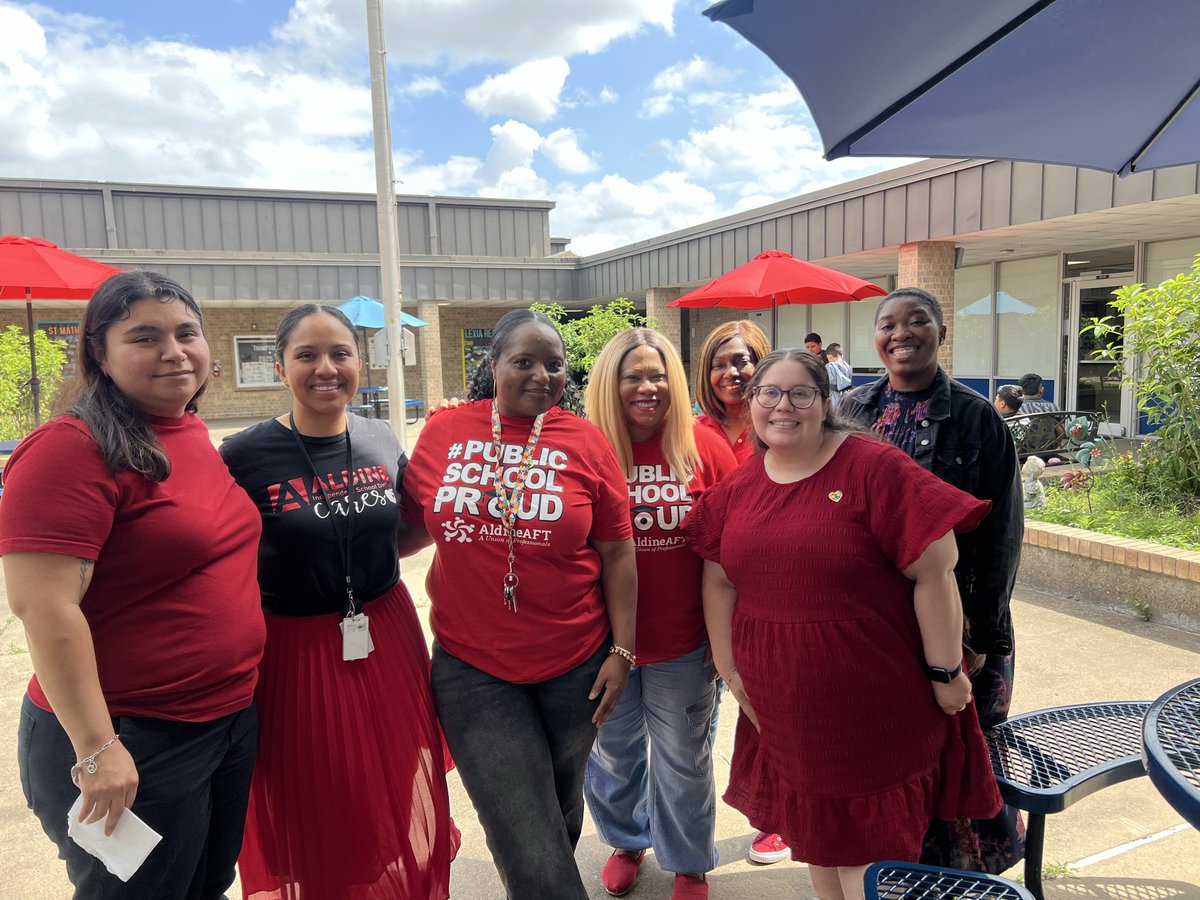 TigersLMCAldine's tweet image. 🥳🥳Red for Ed Winner!!! Thank you @AldineAFT6345 !! @Thompson_Aldine @AldineISD #AldineAFT6345 #AldineStory #RedForEd #PublicEducation