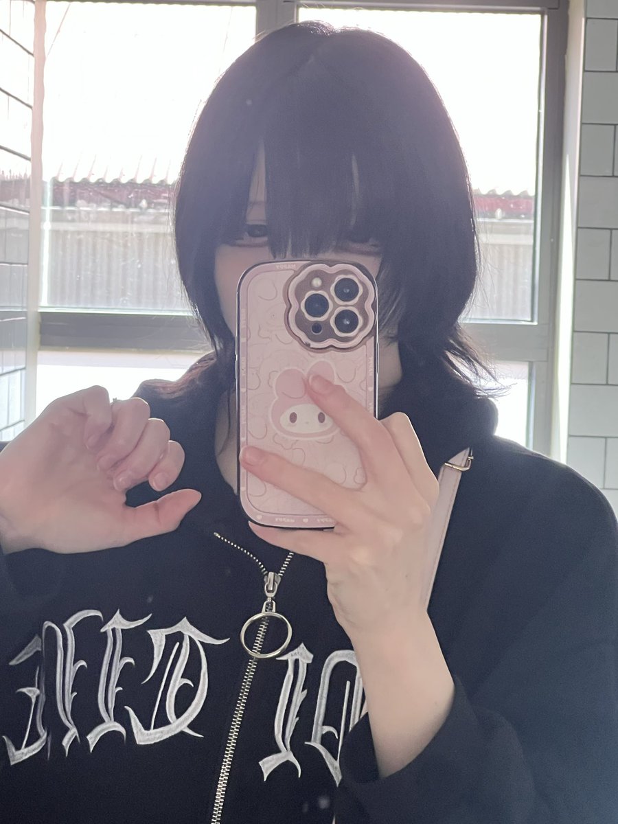 I hate everything right now and my will to live is dangerously low but my hair looks so good