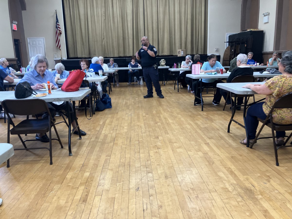 NYPD104Pct's tweet photo. Today, our Crime Prevention, Community Affairs, and Traffic Safety Officers visited Saint Margaret’s to discuss scams and traffic safety with the elderly.

A huge thanks to Senator Addabbo’s office for coordinating this visit! https://t.co/252JaWTlHn