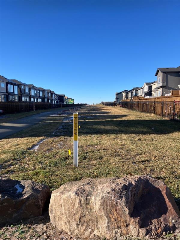 TransMtn's tweet image. What’s below the surface might be closer than you think. 🚧

Infrastructure can run right beneath your backyard, so make sure to click or call before you dig. It’s a simple step that helps protect people, prevent damage and keep operations running safely.

Take our #DigSafeMonth