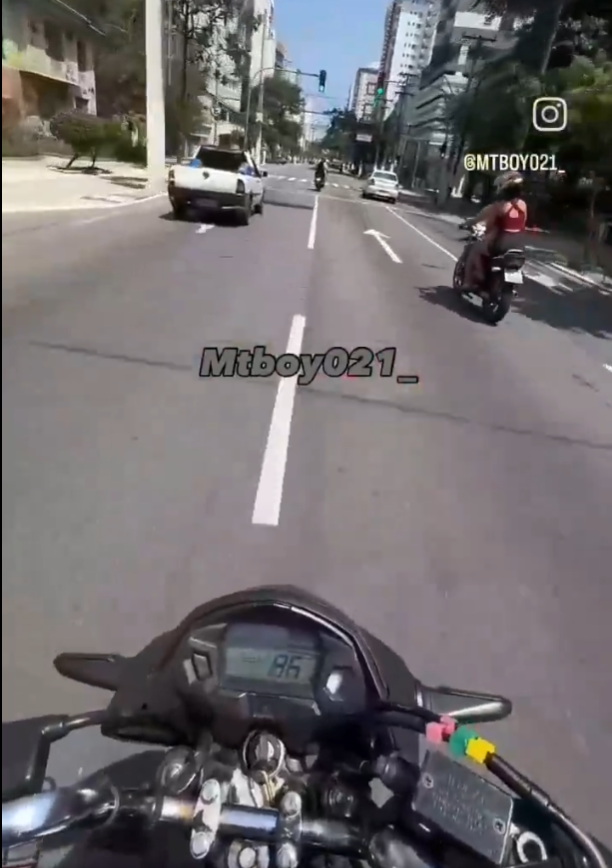 Pontes ❁ tweet media