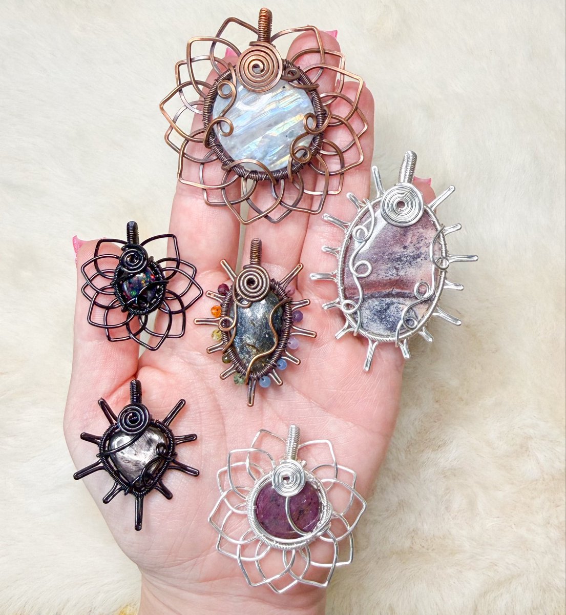 mildhippie's tweet image. crystal sun &amp;amp; sunflower pendants 🌻💜☀️

“out of this world” collection will be on my shop April 16th at 8pm eastern time