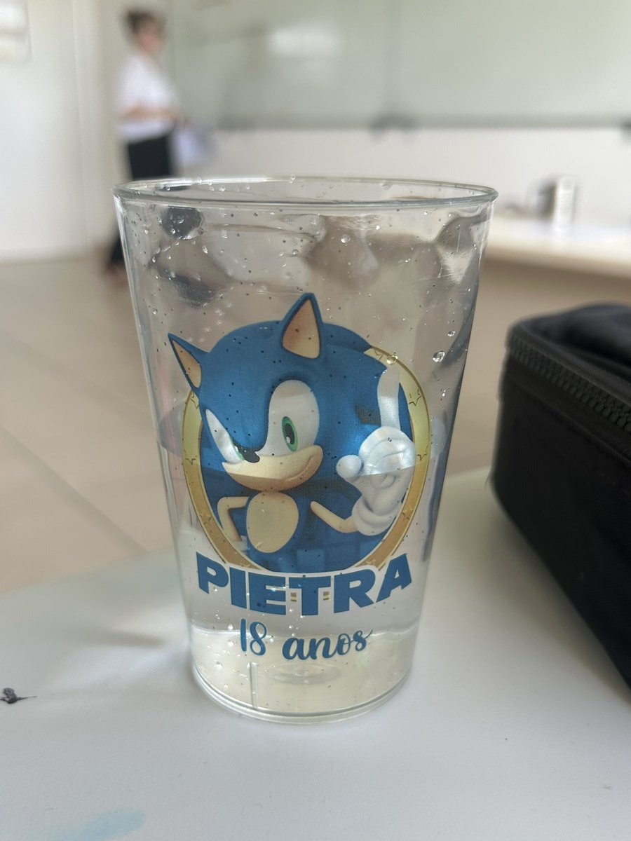 da ate vontade de estudar tendo um copo desse na minha mesa