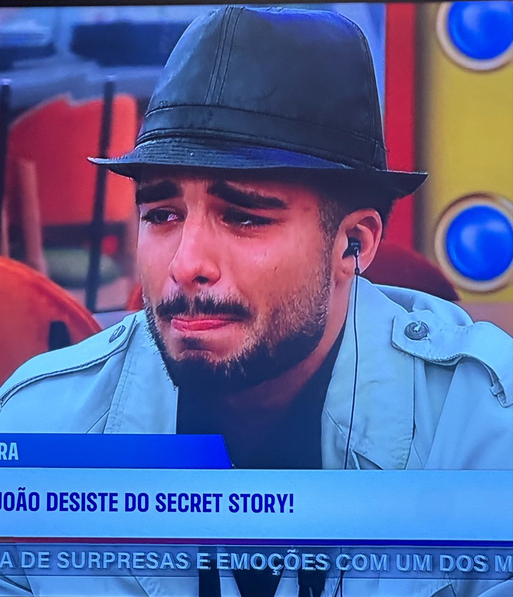 LauSemFiltro's tweet photo. AHAHAHAHAHHA ESTOU A MORRER 😂😂😂😂😂😂

#sstvi https://t.co/evZQySInAo