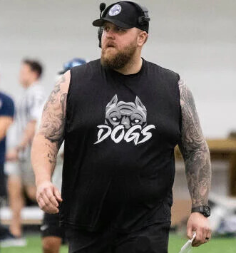 Mvillagr88's tweet image. Big-time visitor on the way to Happy Valley!

Legit frame, multi-sport background, and the kind of makeup that wins in the OL room.

Here’s what Bel Air HC @BAHSCoachSiegel had to say about Owen Reilly:

“@OwenReilly86 is a special athlete and human being. As good as he is on the