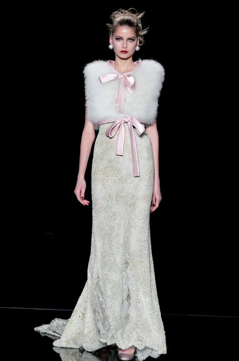 nectarfiles's tweet photo. valentino s/s 2005 haute couture https://t.co/kXrxfUeahn