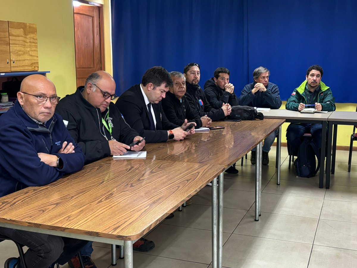 Senapred_maule's tweet photo. Hoy se realizó COGRID de la Provincia de Curicó, participaron @DPPCurico, Alcalde de Curicó, Director de #SENAPREDMaule, entre otros. Se informó sobre el Simulacro a realizar, garantizando la coordinación de los actores provinciales para la ejecución de este ejercicio en terreno https://t.co/XjHRxMGe14