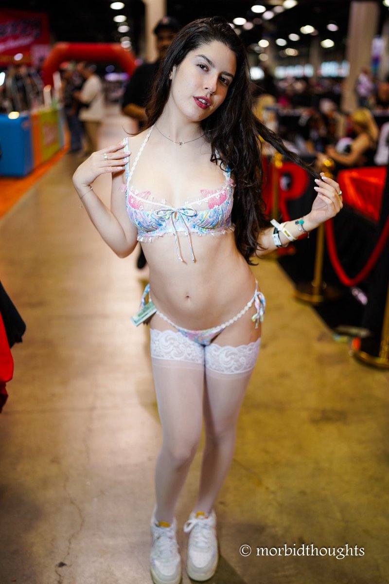 avadgoat's tweet photo. exxxotica chicago outfits ❤️ https://t.co/7v2ZQbcQaF