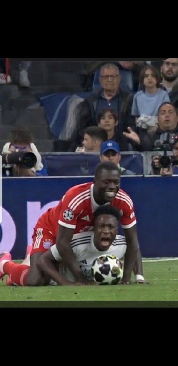 #ريال_مدريد_بايرن_ميونخ
اقلك 
شخصية البطل