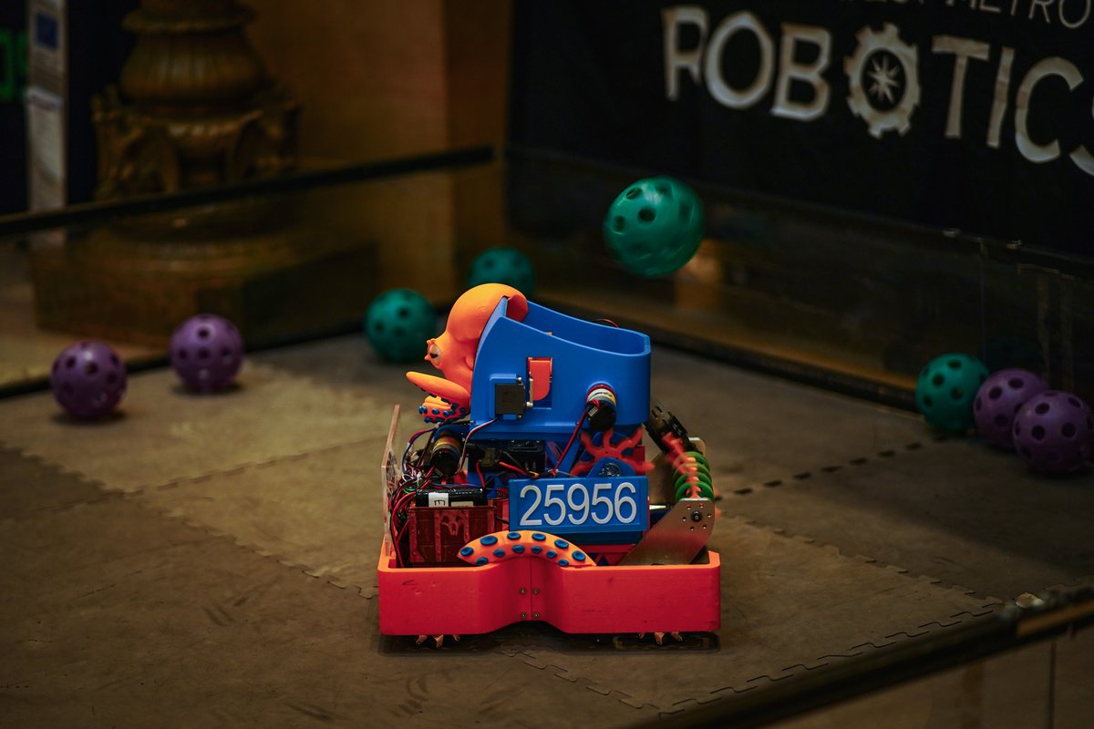 IgniteMN's tweet image. Still amazed from today at the Minnesota State Capitol!
Minnesota STEM Day brought together educators, youth leaders, and innovators from across the state to celebrate what’s possible when we invest in STEM learning, both in and out of school. 

 #STEMDay #YouthVoice #FutureReady