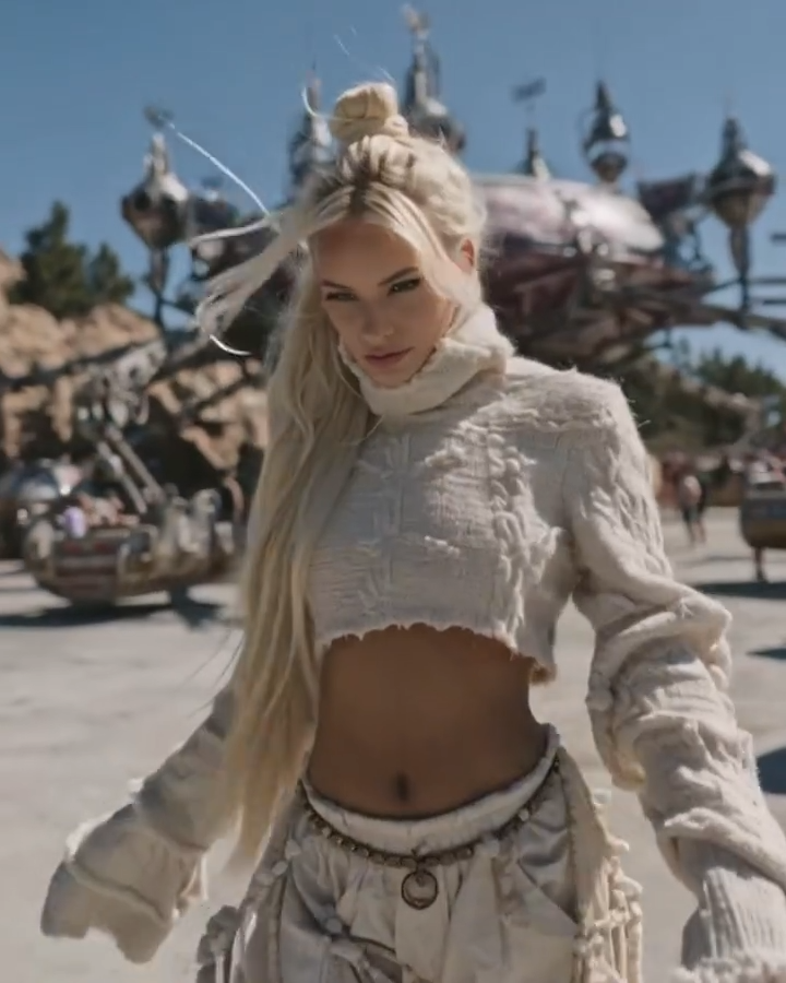 Alt_Anthem's tweet image. Sci-Fi Militant

utilitarian futures and tactical fashion lines

wearing the cinematic pulse of the new age 🤖⛓️

#scifimilitant #fffpostalservice #techwear #futurism