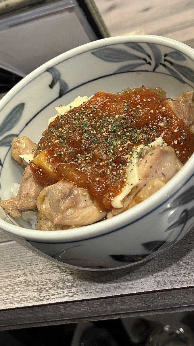 旬菜酒場 市川居笑門／東心斎橋の朝までやってるカウンター10席の居酒屋さん tweet media